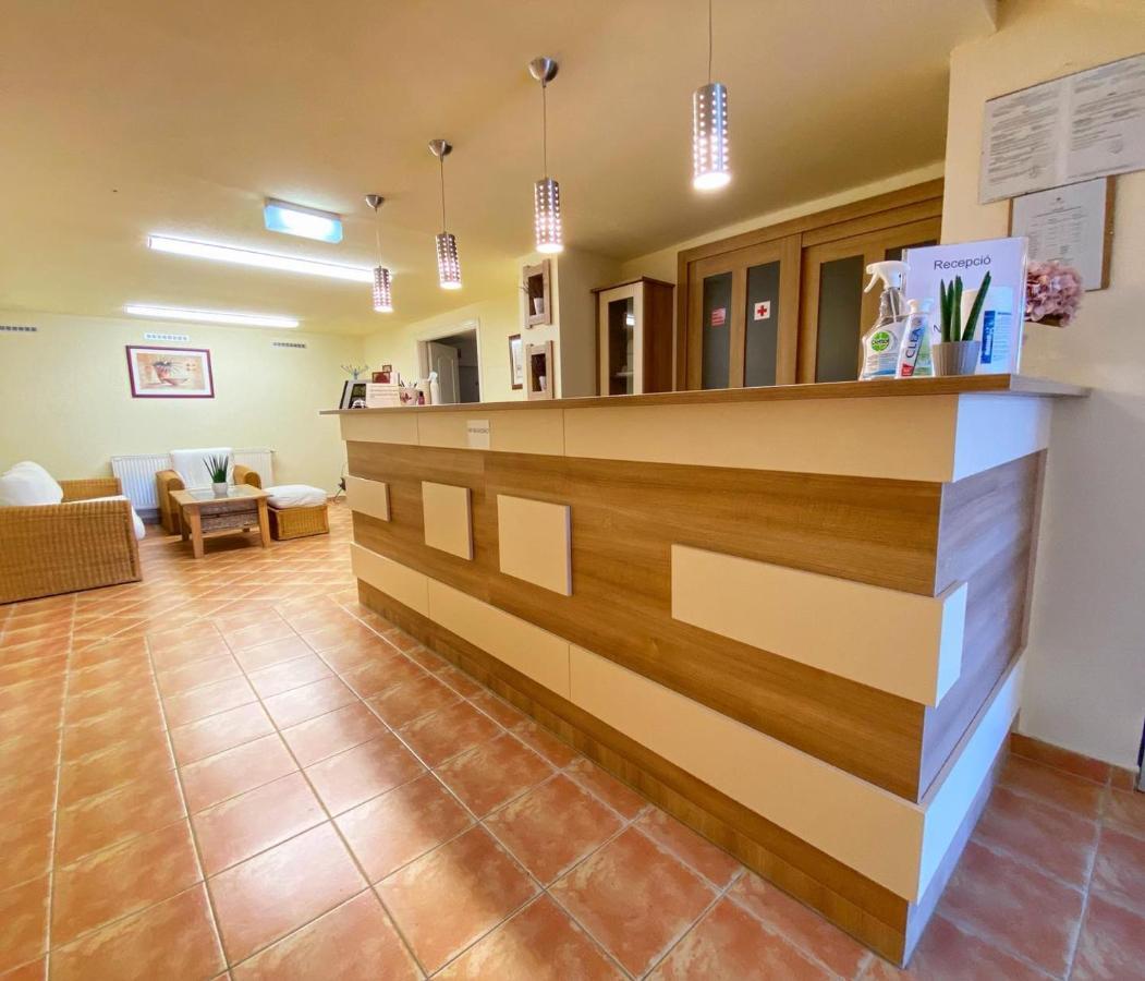 Hotel Magnolia Balatonszepezd Buitenkant foto