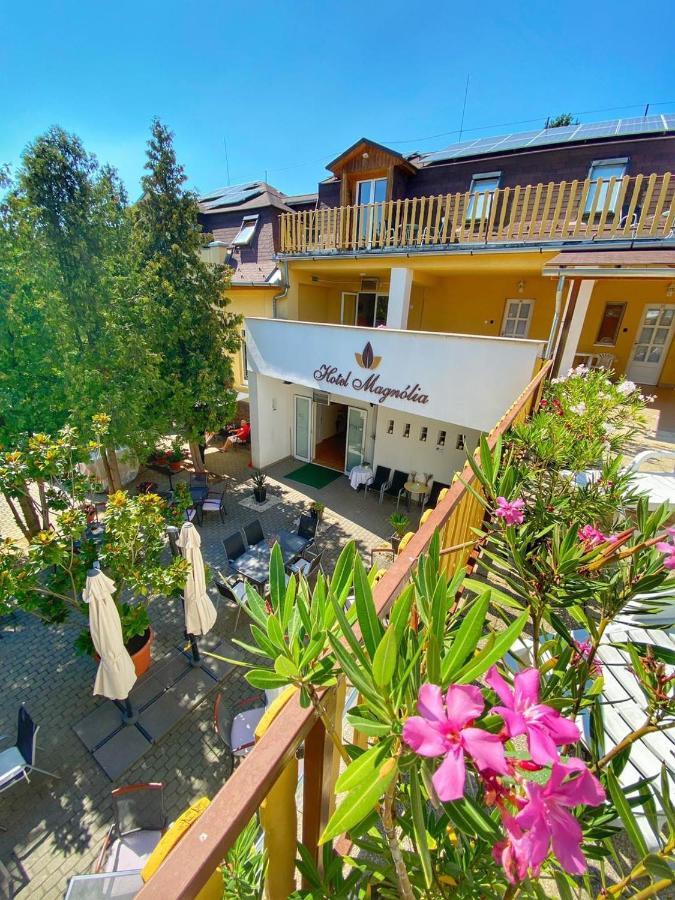 Hotel Magnolia Balatonszepezd Buitenkant foto