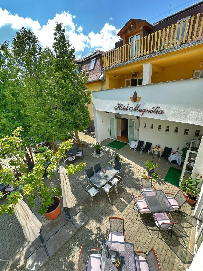 Hotel Magnolia Balatonszepezd Buitenkant foto