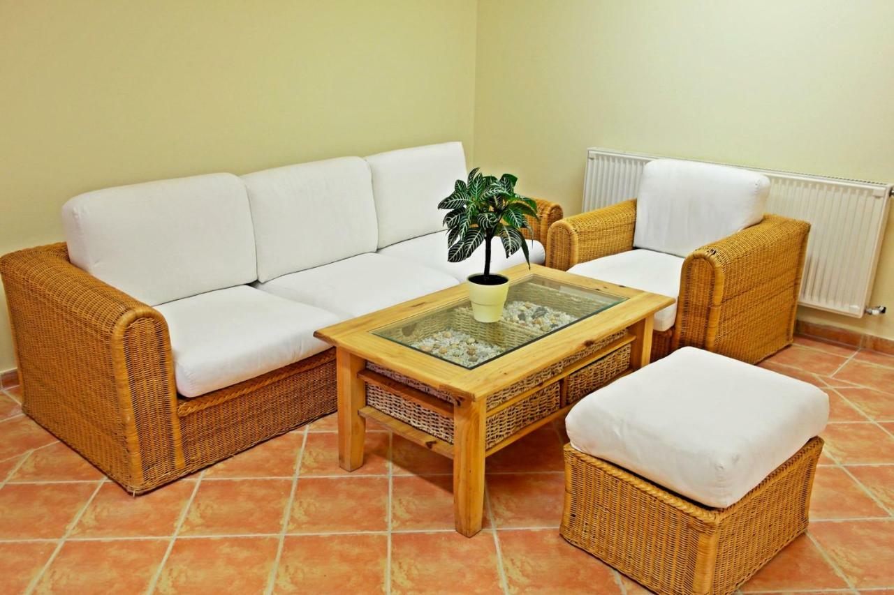 Hotel Magnolia Balatonszepezd Buitenkant foto