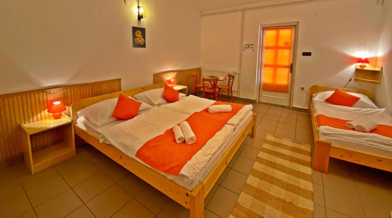 Hotel Magnolia Balatonszepezd Buitenkant foto