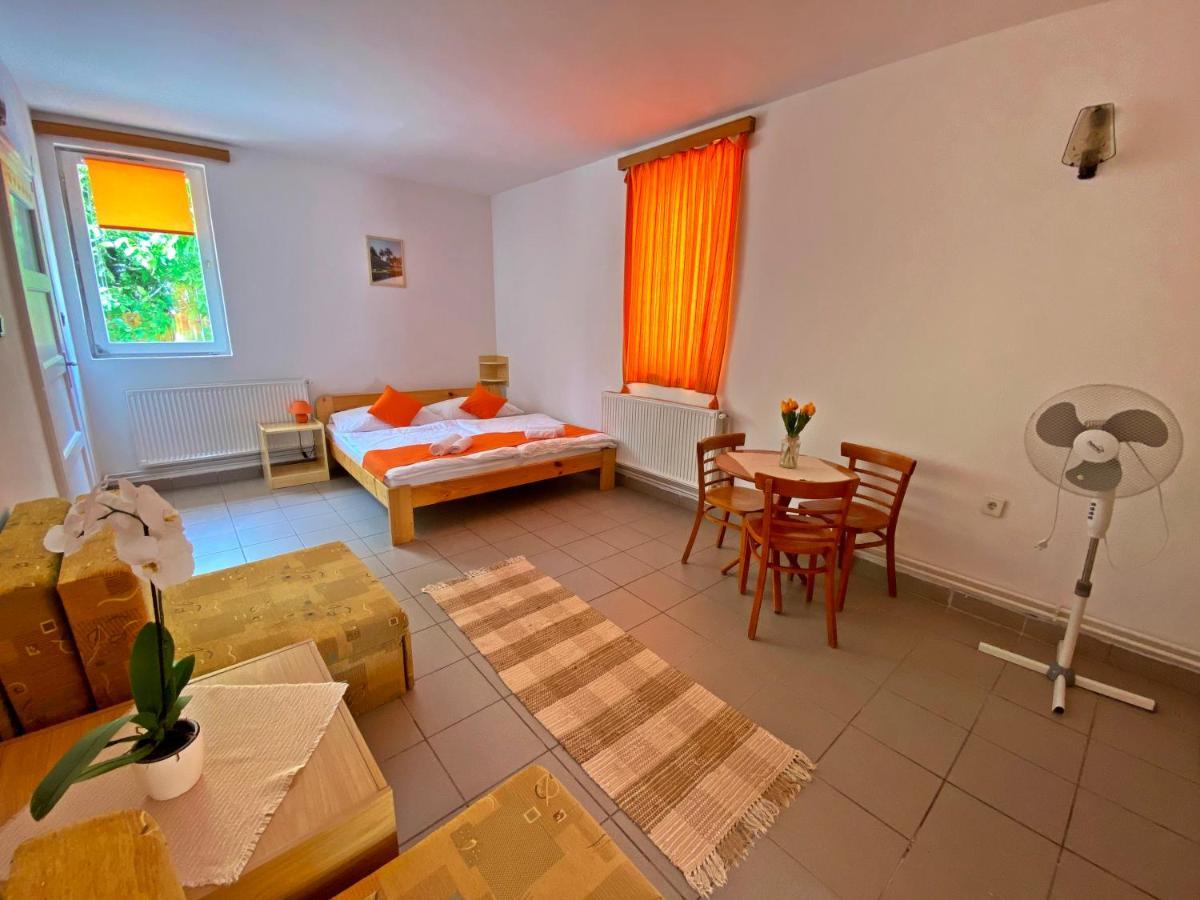Hotel Magnolia Balatonszepezd Buitenkant foto